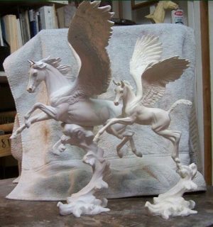 Mô hình tượng ngựa bằng xốp mút