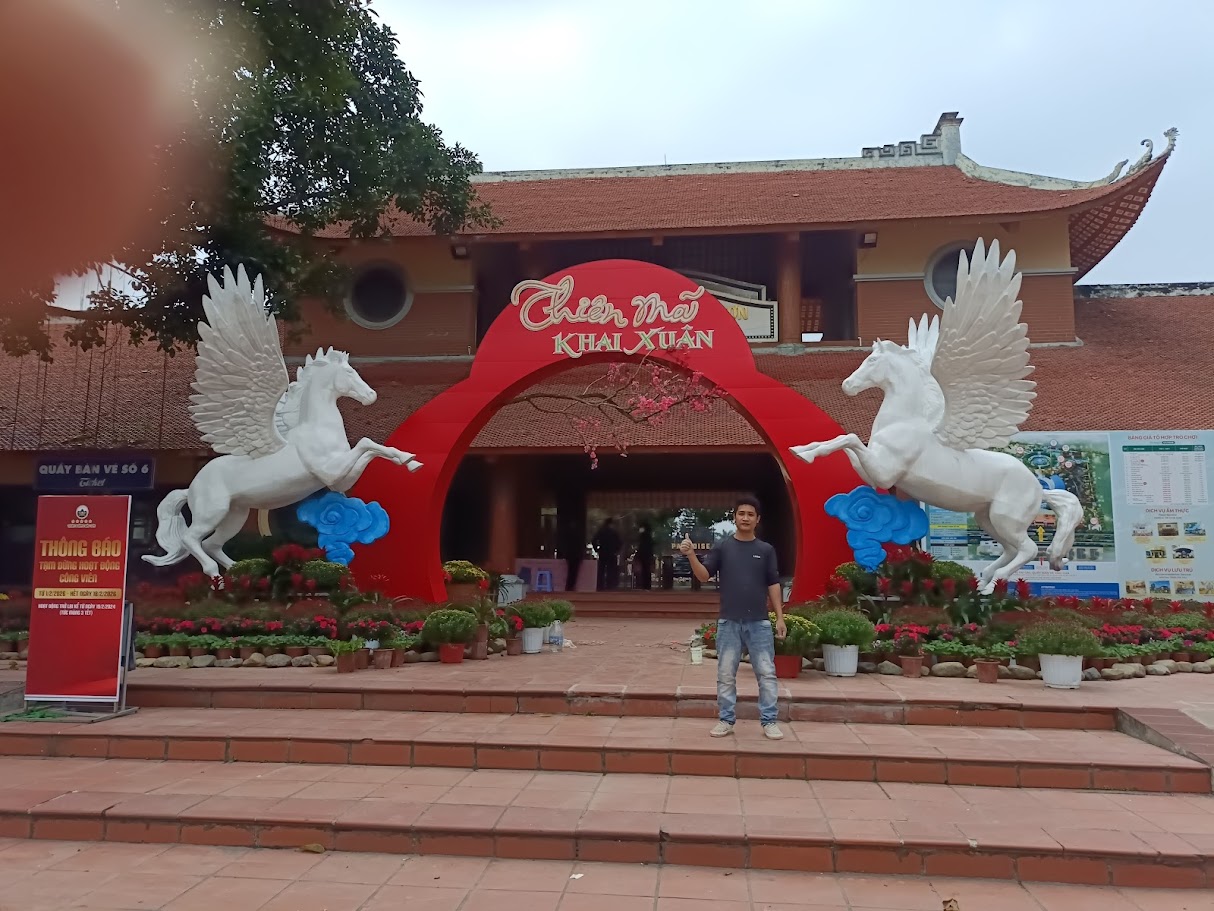 Thi công công trình đôi ngựa Khổng lồ tại công viên thiên đường bảo sơn
