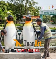 trưng bày tại công viên mô hình con Chim Cánh Cụt bằng xốp
