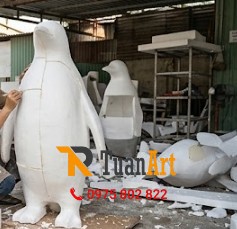  điêu khắc mô hình con Chim Cánh Cụt bằng xốp