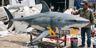 sơn màu mô hình con Cá Mập bằng xốp